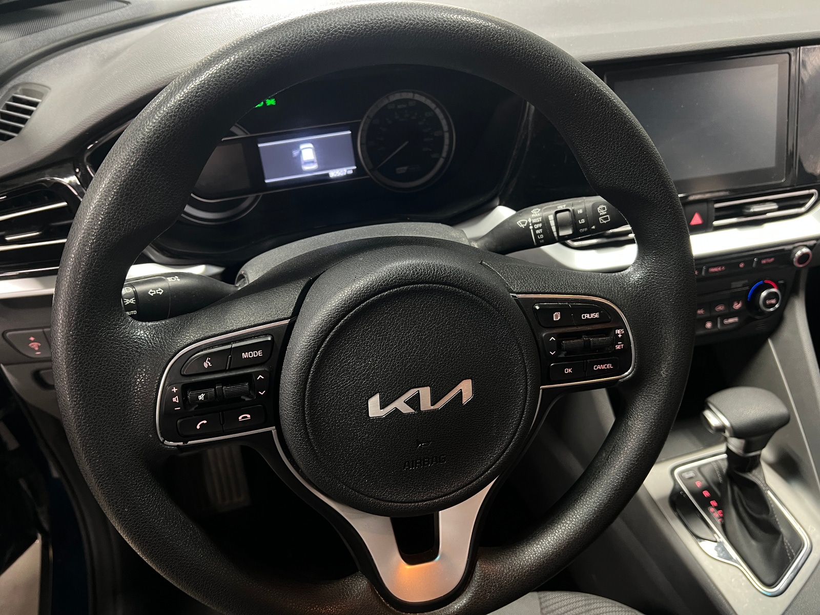 Thumbnail: 2022 Kia Niro - 5