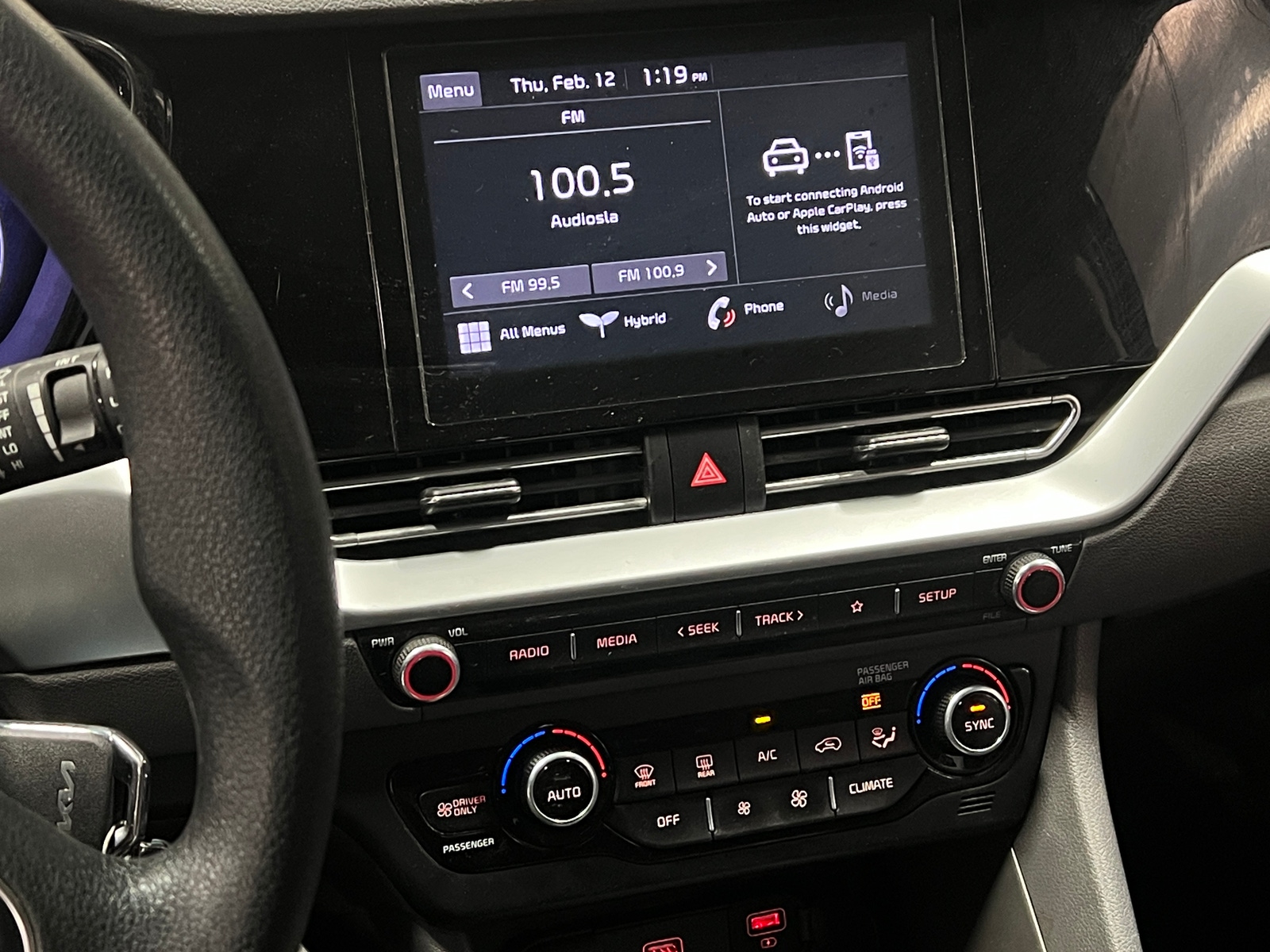 Thumbnail: 2022 Kia Niro - 4