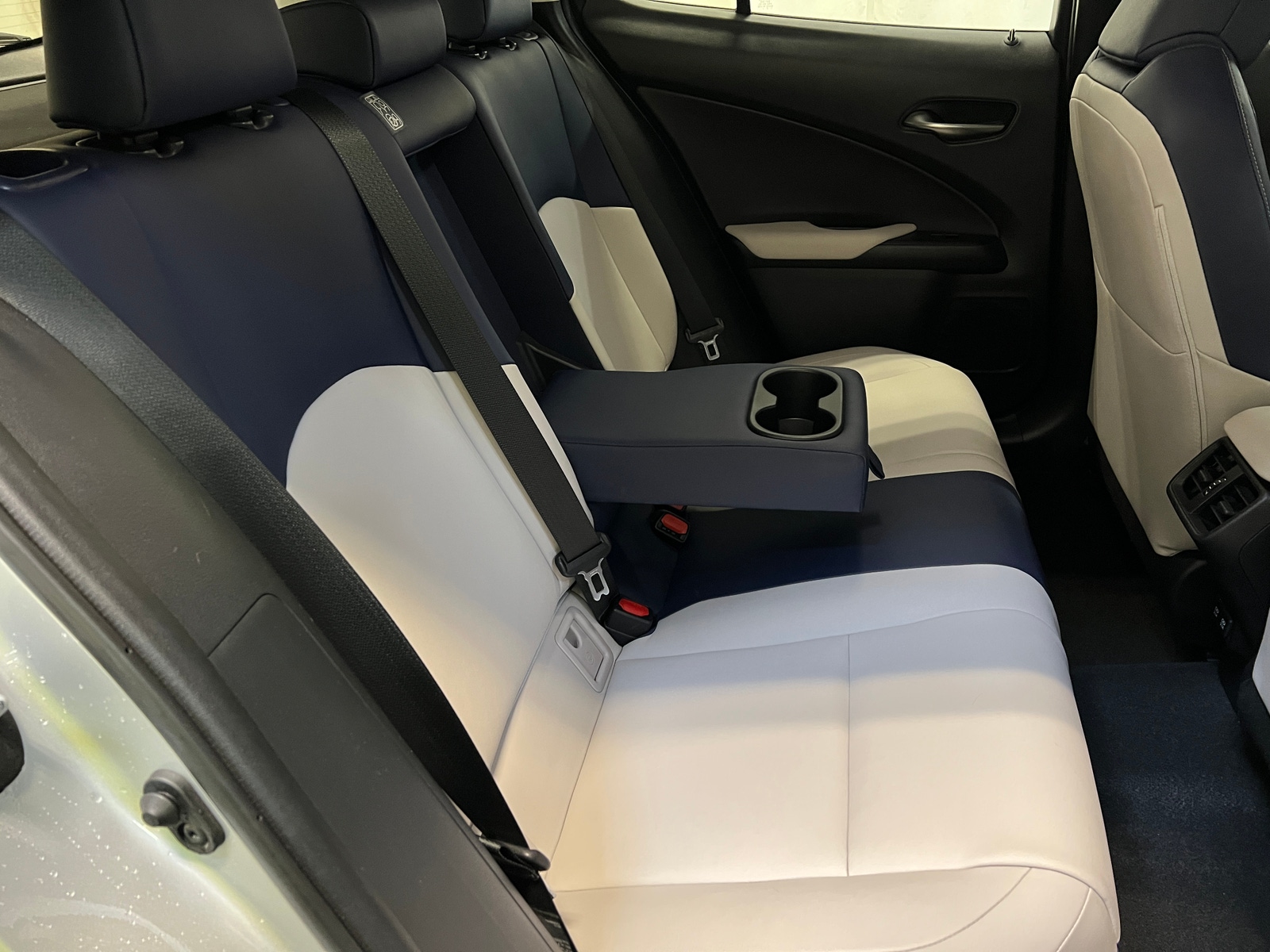 Thumbnail: 2020 Lexus UX - 5