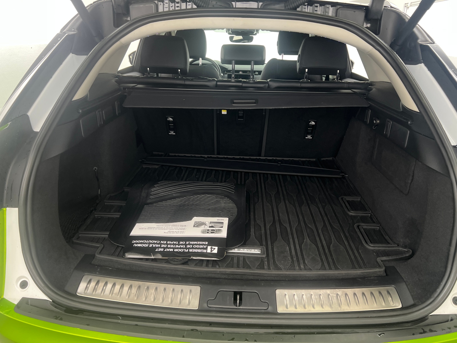 Thumbnail: 2024 Land Rover Range Rover Velar - 6