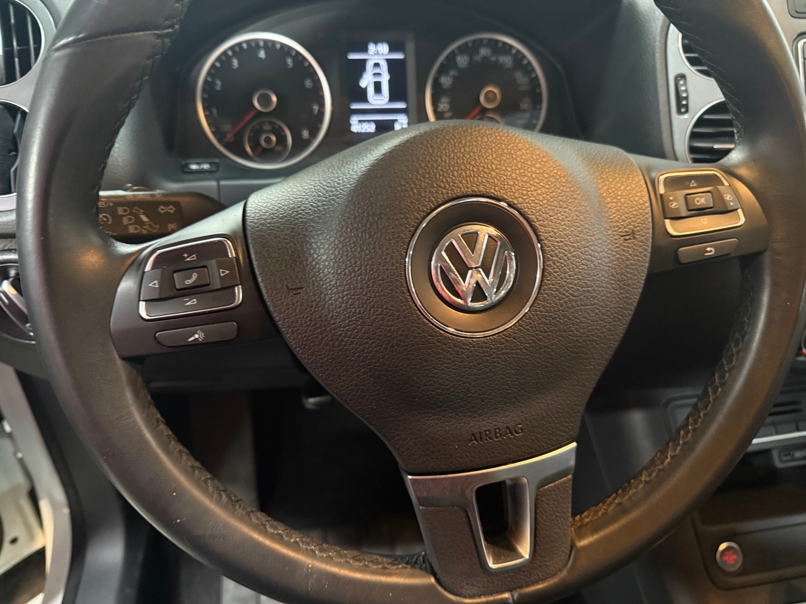 Thumbnail: 2018 Volkswagen Tiguan - 5