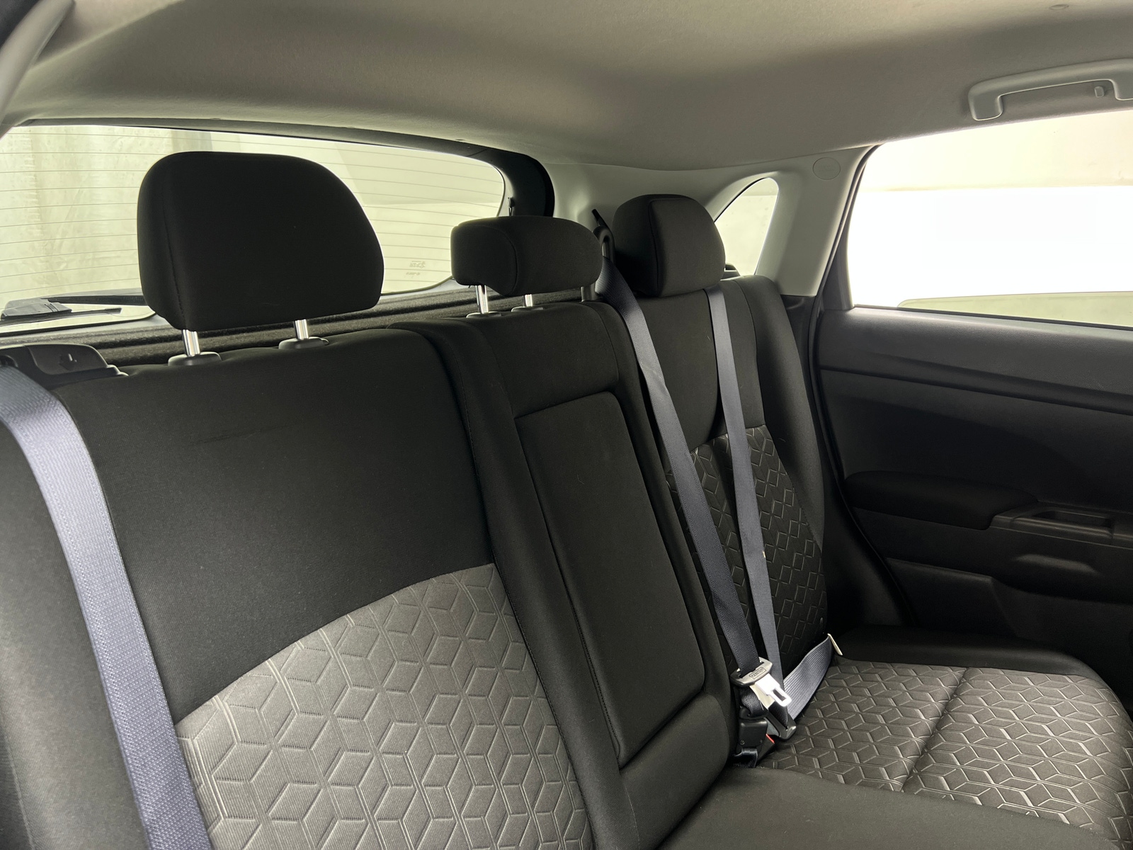 Thumbnail: 2020 Mitsubishi Outlander Sport - 6