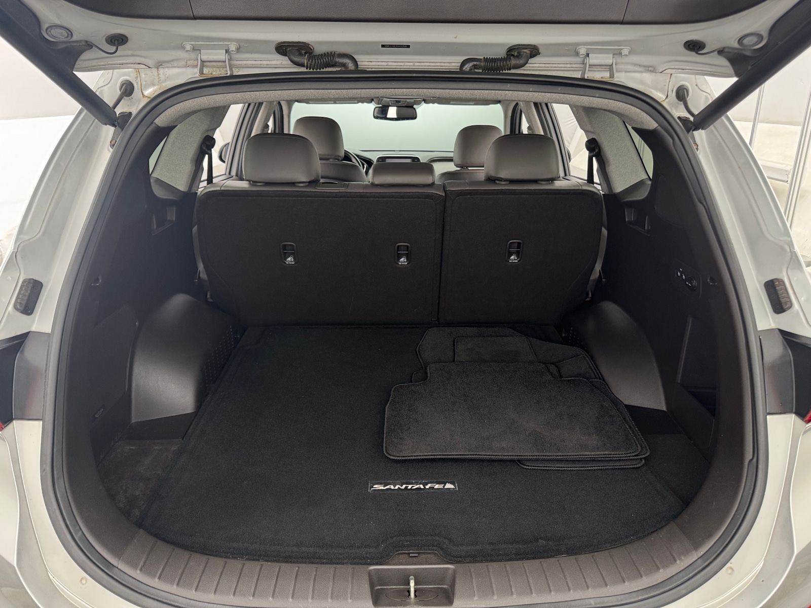 Thumbnail: 2019 Hyundai Santa Fe - 6