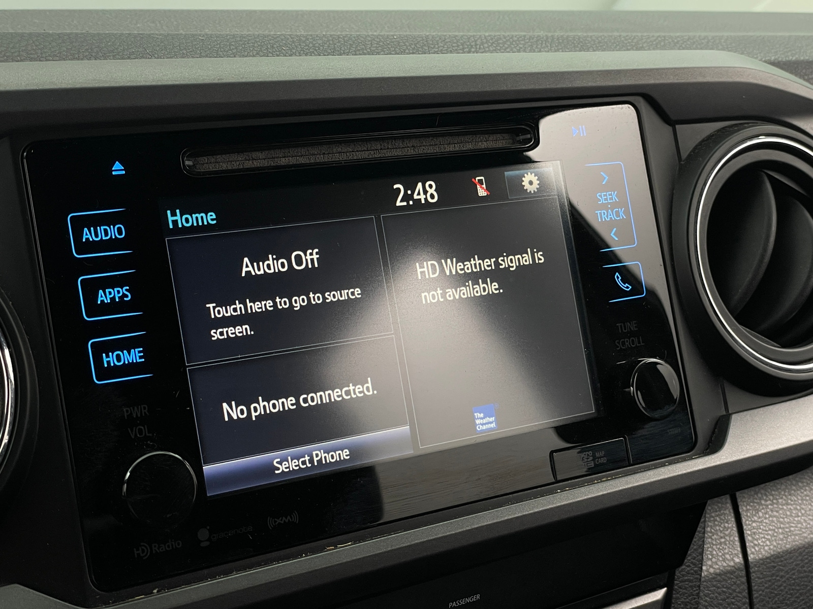 Thumbnail: 2016 Toyota Tacoma - 4