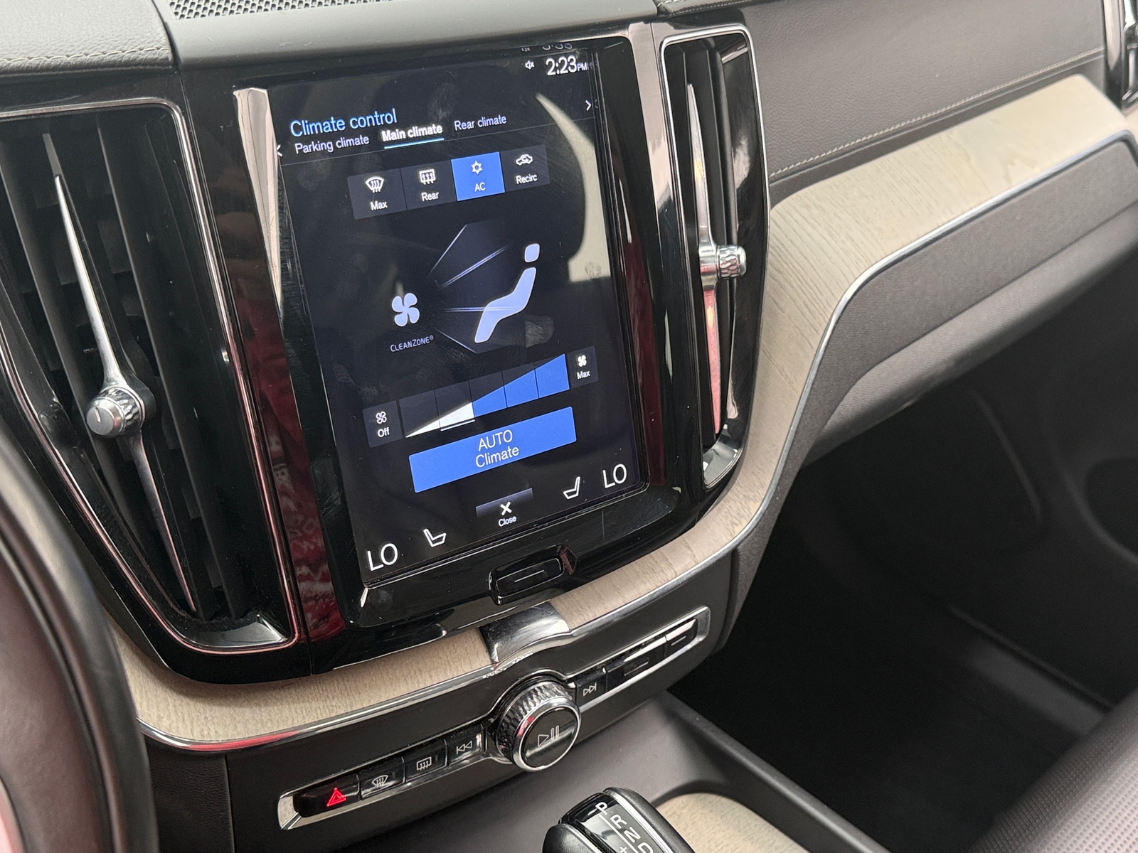 Thumbnail: 2021 Volvo XC60 - 3