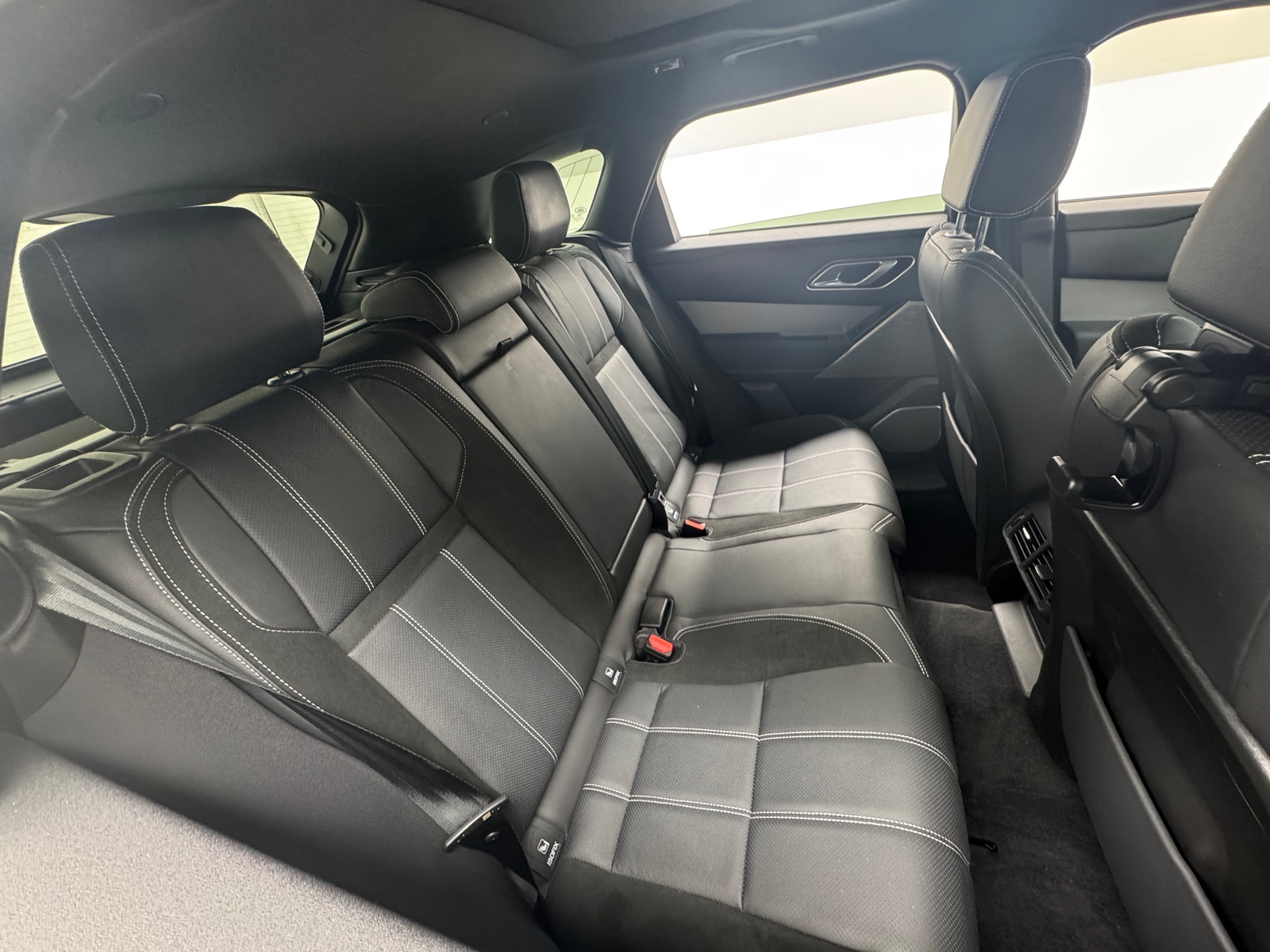 Thumbnail: 2023 Land Rover Range Rover Velar - 5