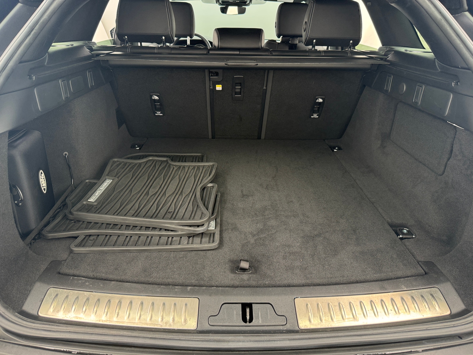 Thumbnail: 2023 Land Rover Range Rover Velar - 6