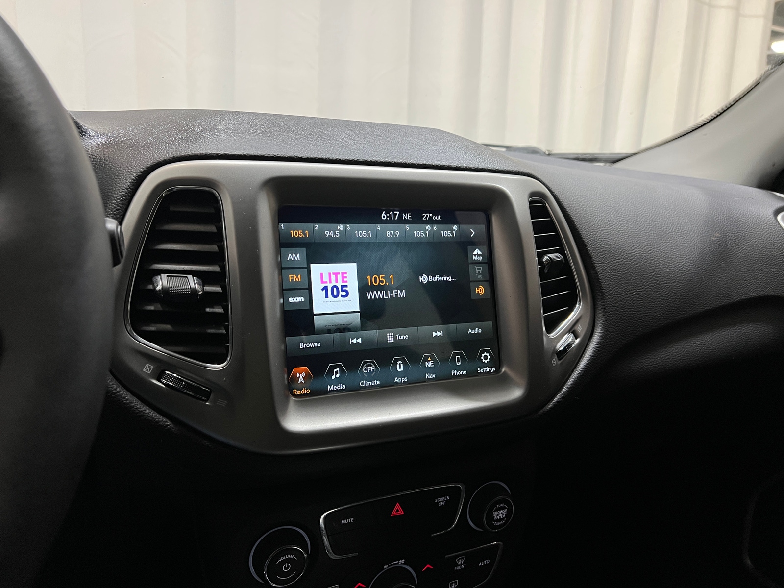 Thumbnail: 2017 Jeep Compass - 3