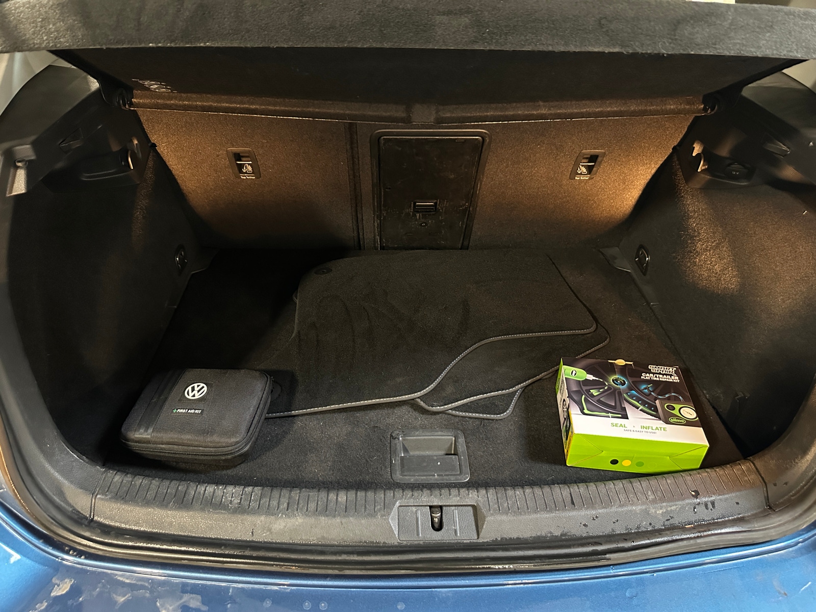 Thumbnail: 2016 Volkswagen e-Golf - 6