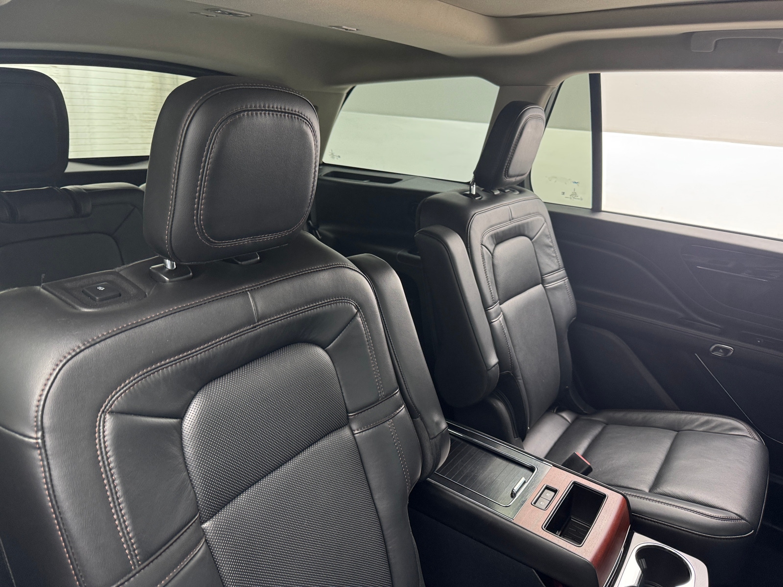 Thumbnail: 2023 Lincoln Aviator - 5