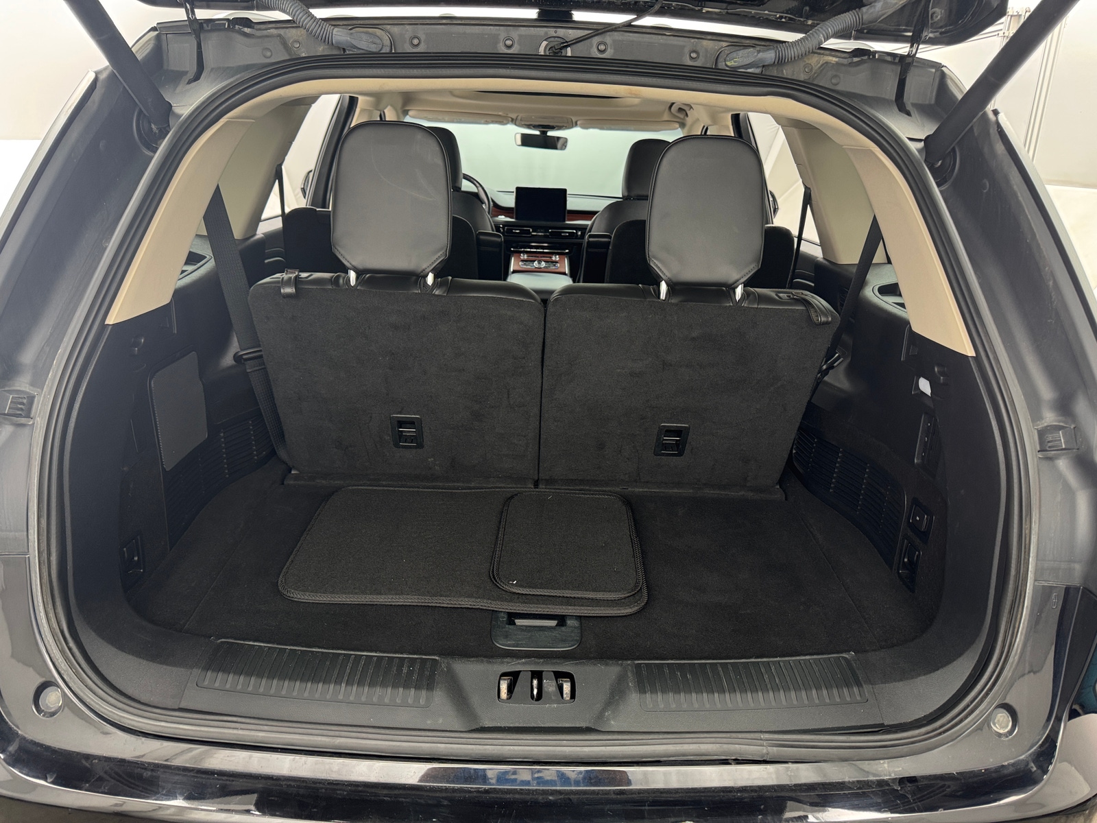 Thumbnail: 2023 Lincoln Aviator - 6