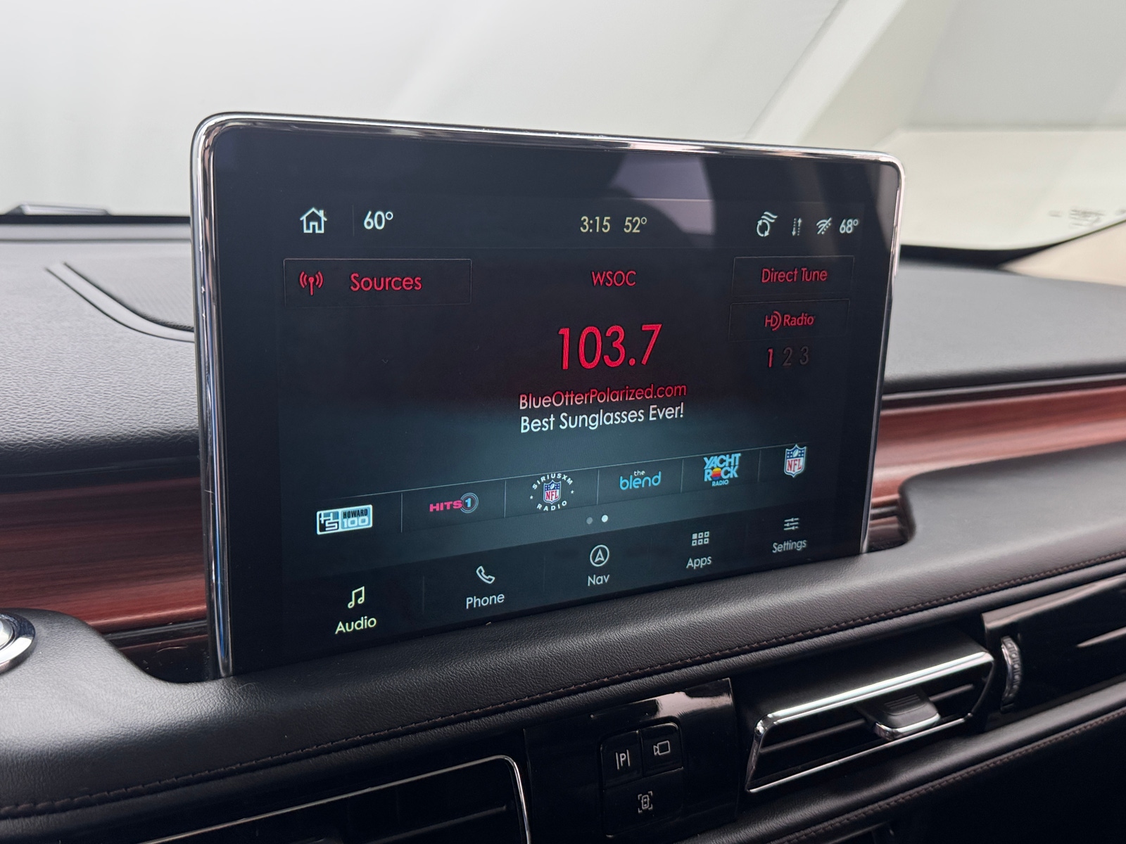 Thumbnail: 2023 Lincoln Aviator - 3