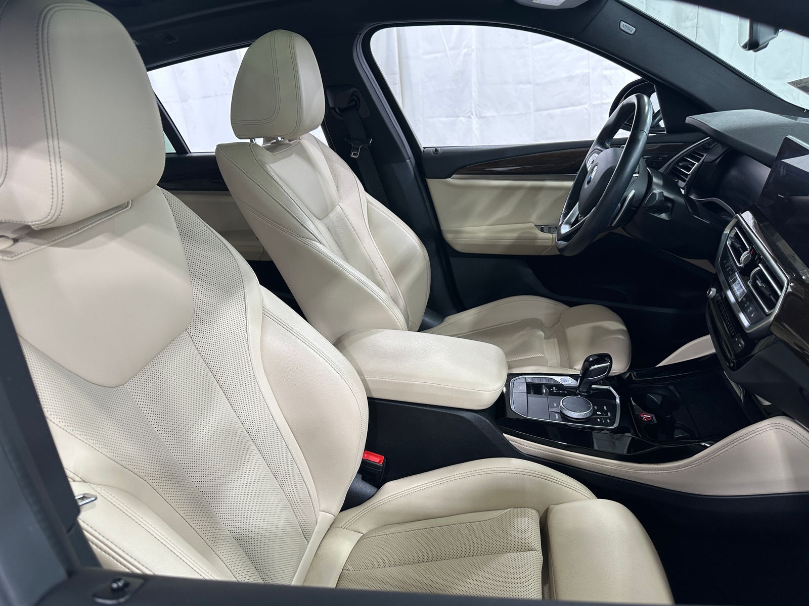 Thumbnail: 2023 BMW X4 - 2