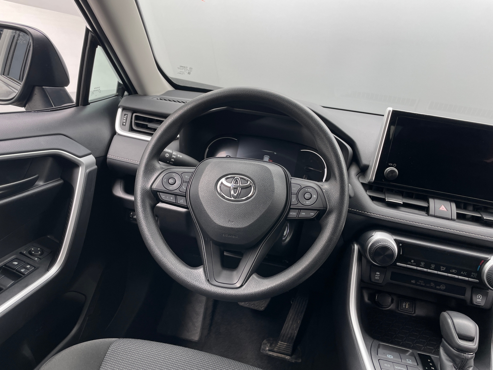 Thumbnail: 2025 Toyota RAV4 - 5