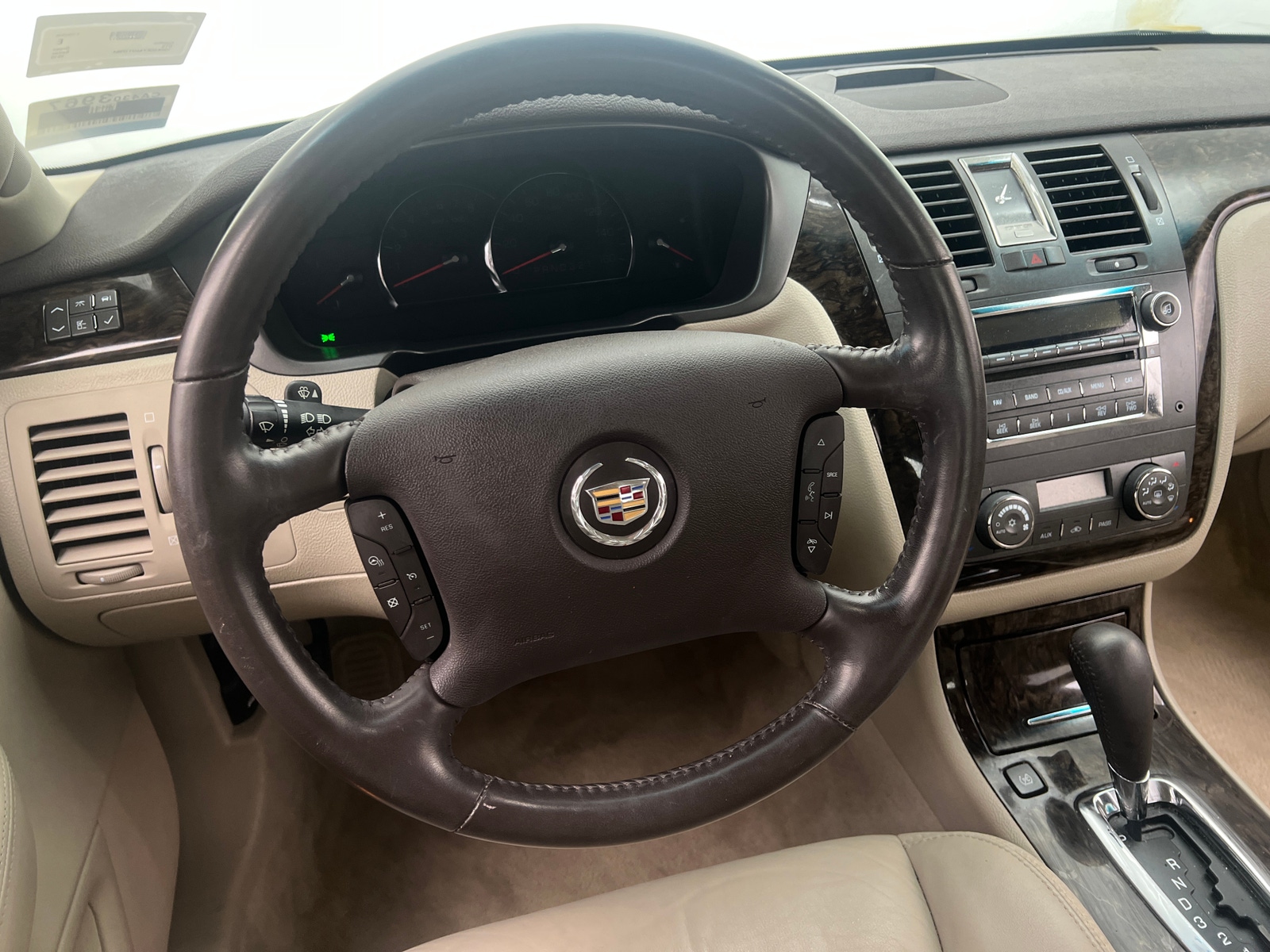 Thumbnail: 2010 Cadillac DTS - 4