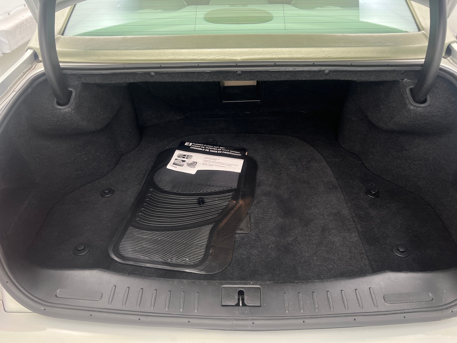 Thumbnail: 2010 Cadillac DTS - 6