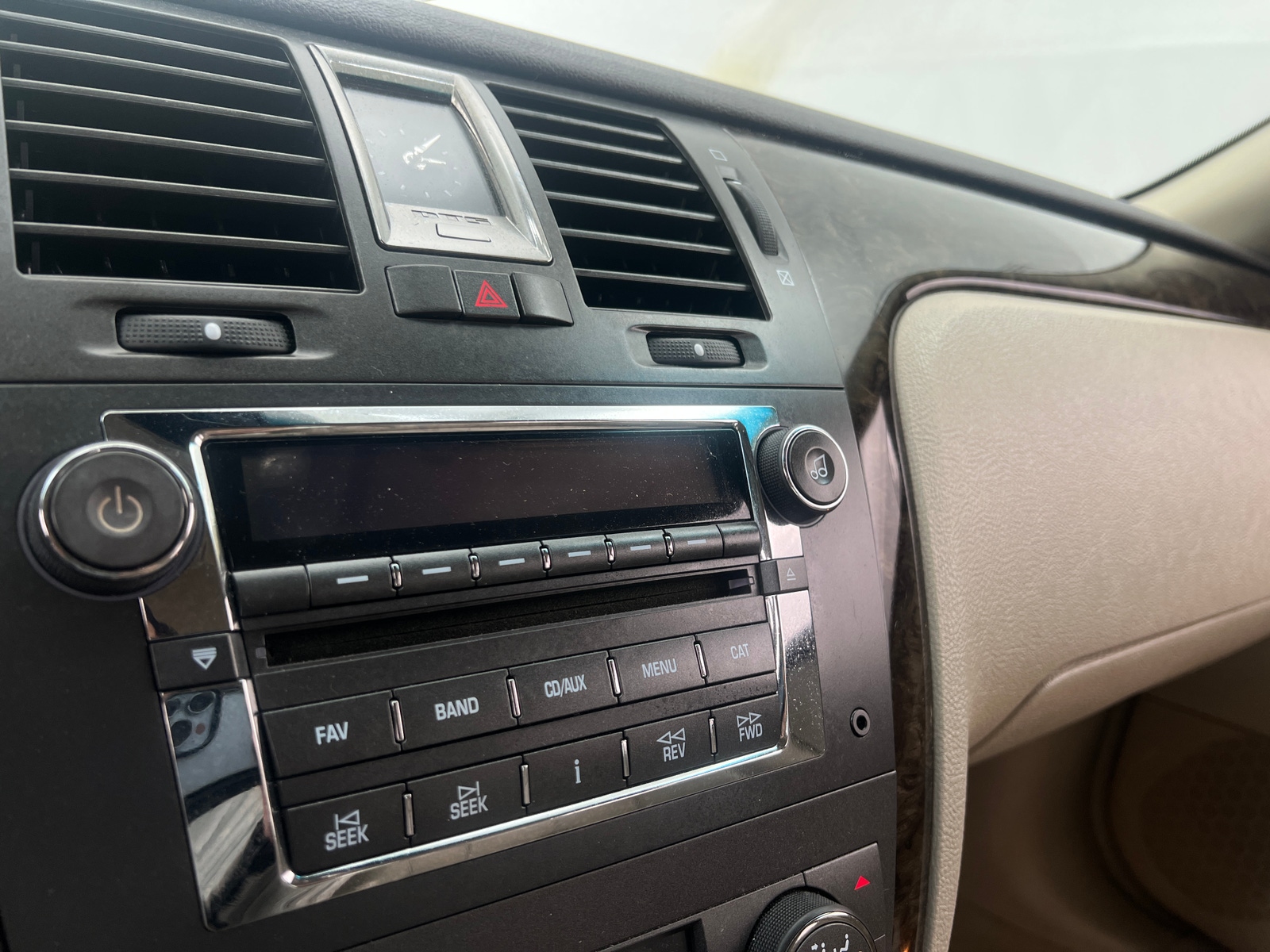 Thumbnail: 2010 Cadillac DTS - 3