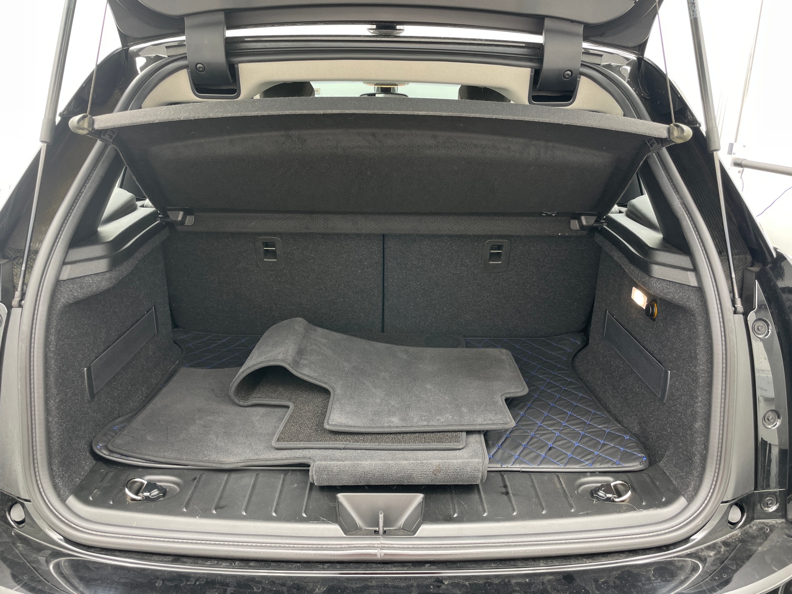 Thumbnail: 2018 BMW i3 - 7