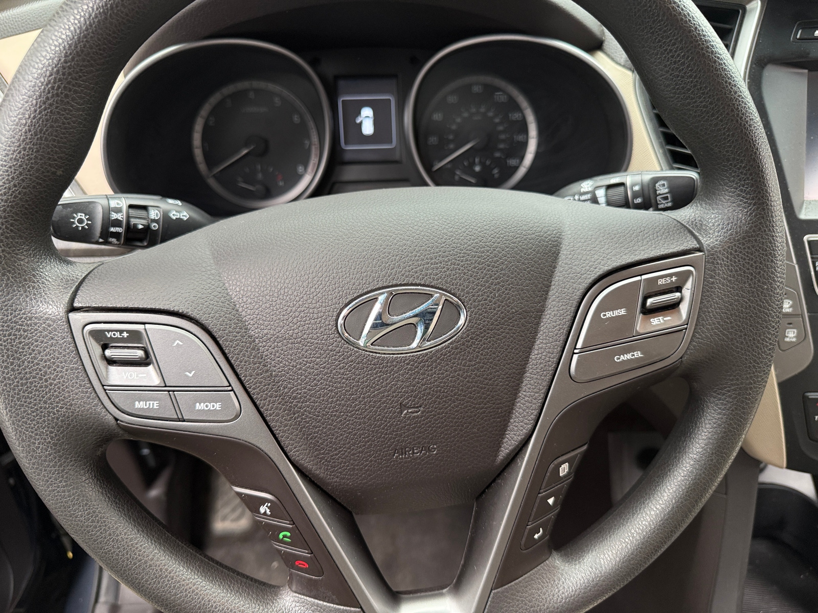 Thumbnail: 2017 Hyundai Santa Fe - 5