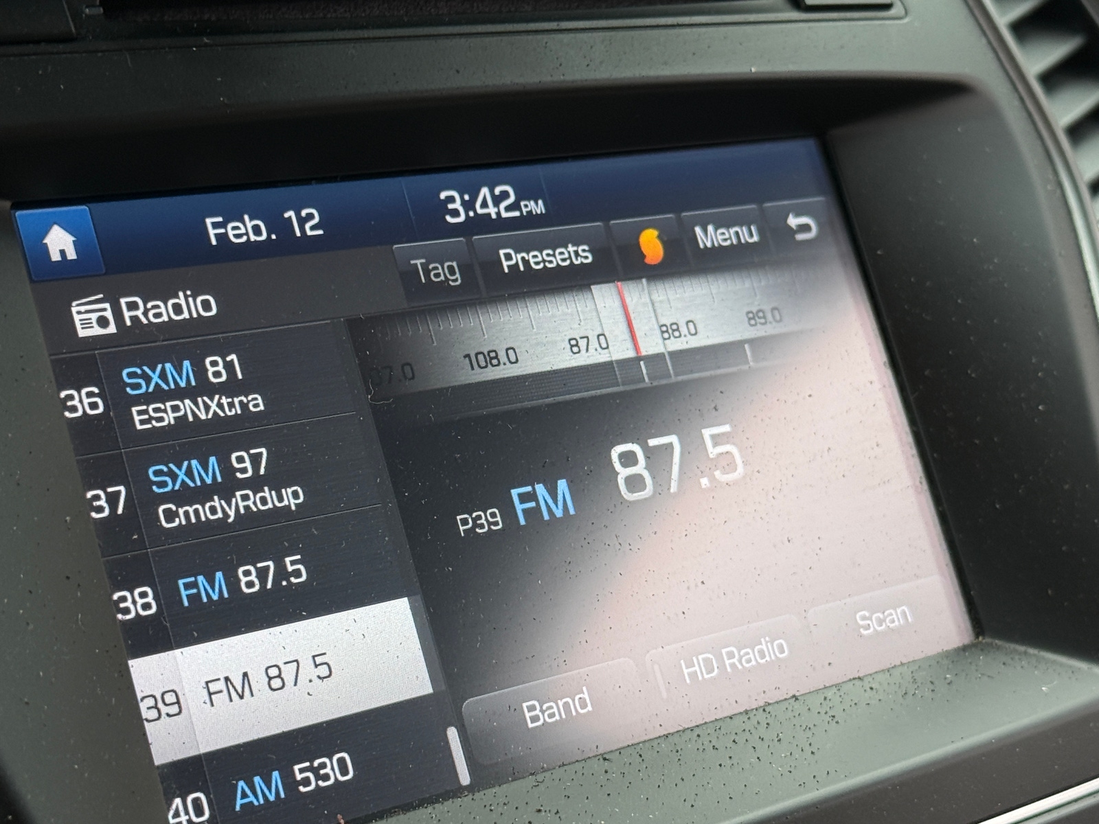 Thumbnail: 2017 Hyundai Santa Fe - 4