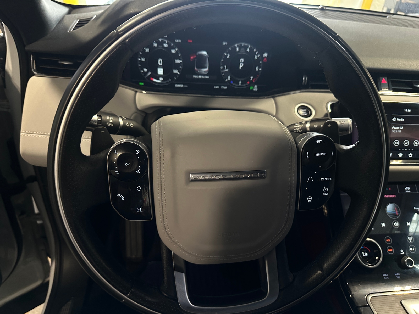 Thumbnail: 2020 Land Rover Range Rover Evoque - 4