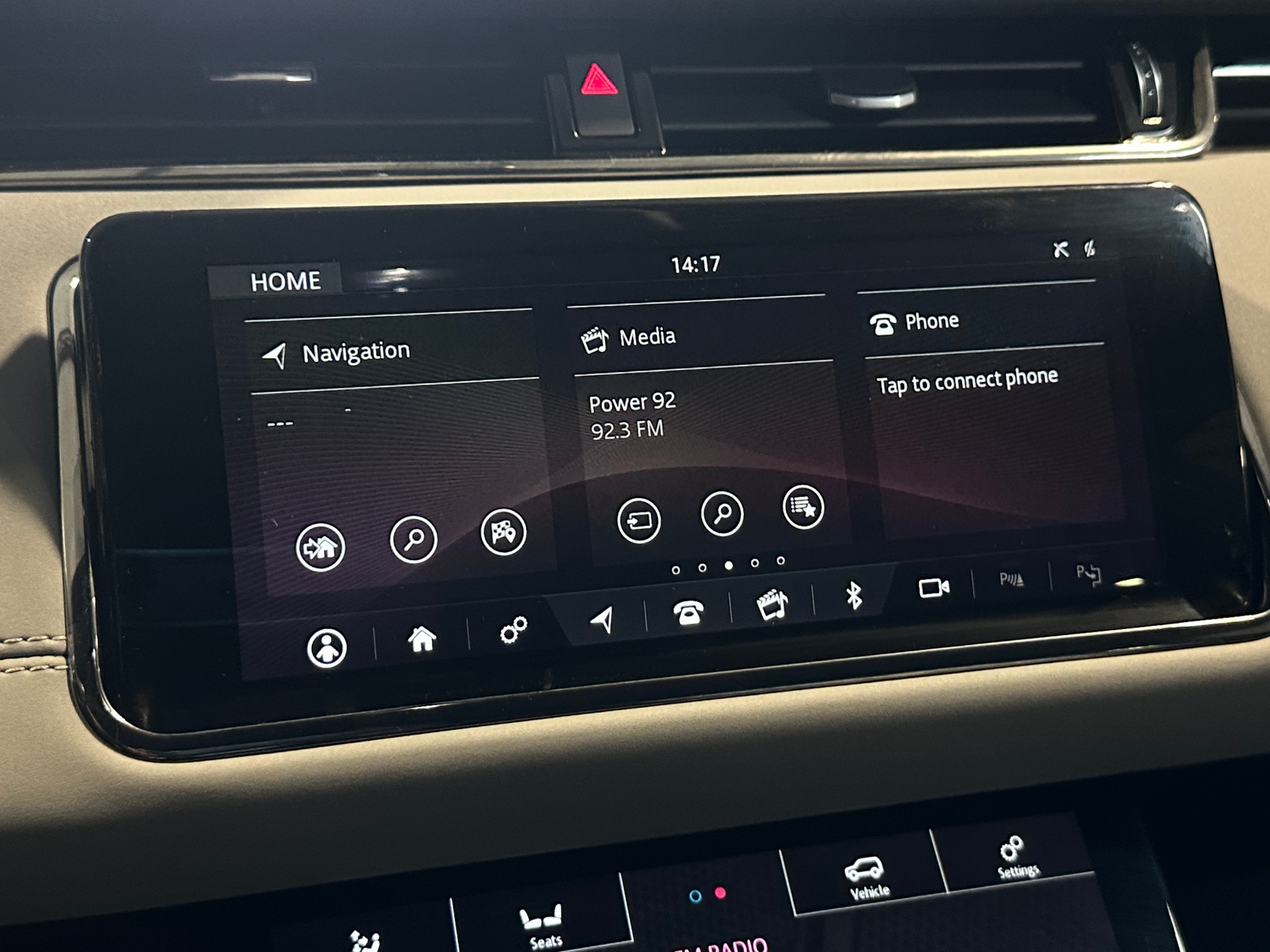 Thumbnail: 2020 Land Rover Range Rover Evoque - 3