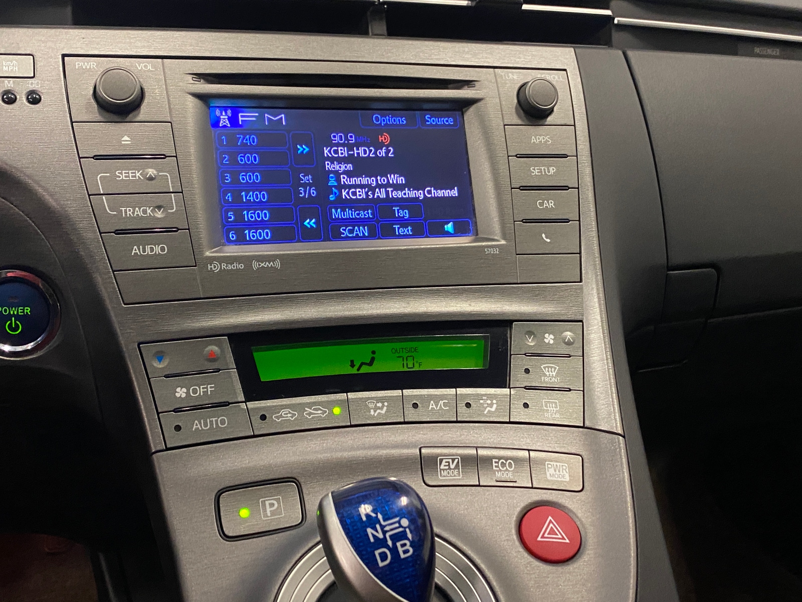 Thumbnail: 2014 Toyota Prius - 4