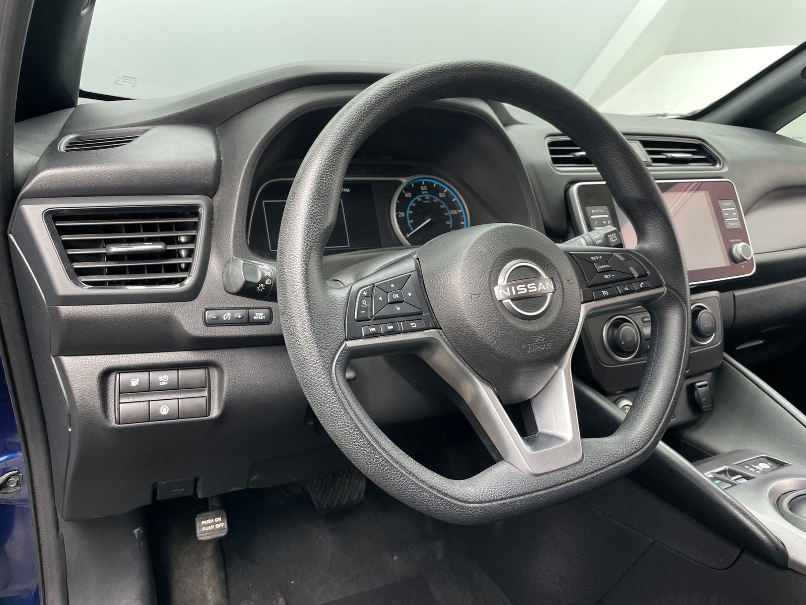 Thumbnail: 2023 Nissan Leaf - 5