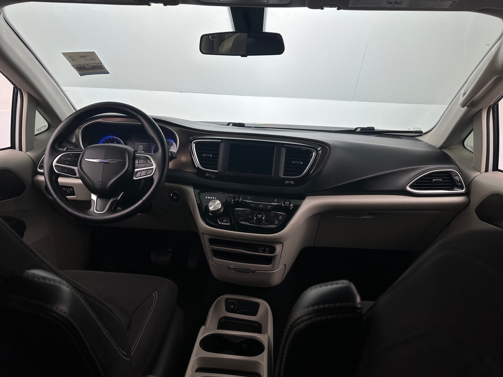 Thumbnail: 2020 Chrysler Voyager - 3