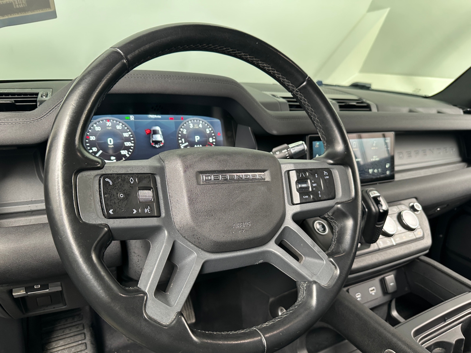 Thumbnail: 2022 Land Rover Defender - 4