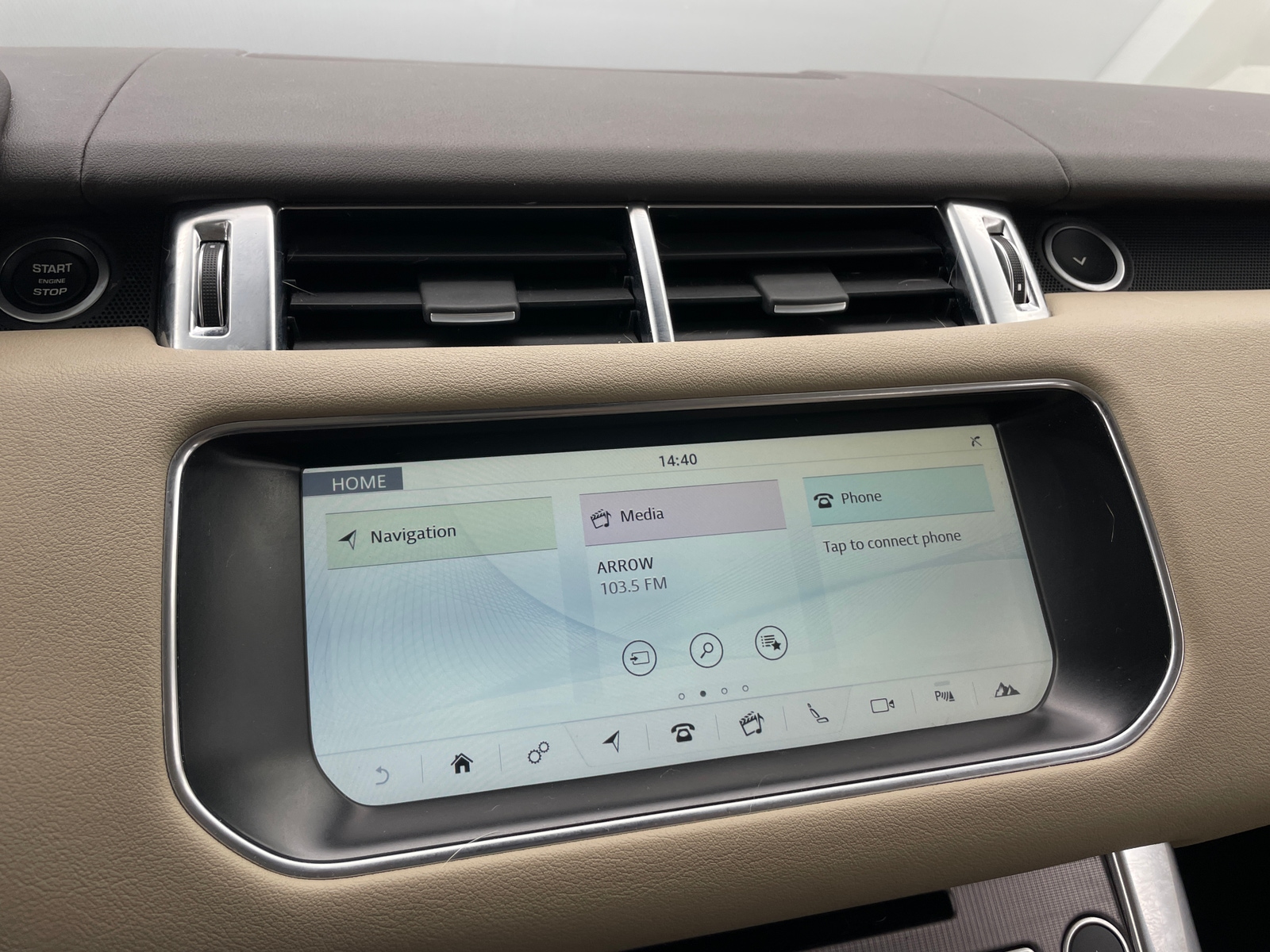 Thumbnail: 2017 Land Rover Range Rover Sport - 3