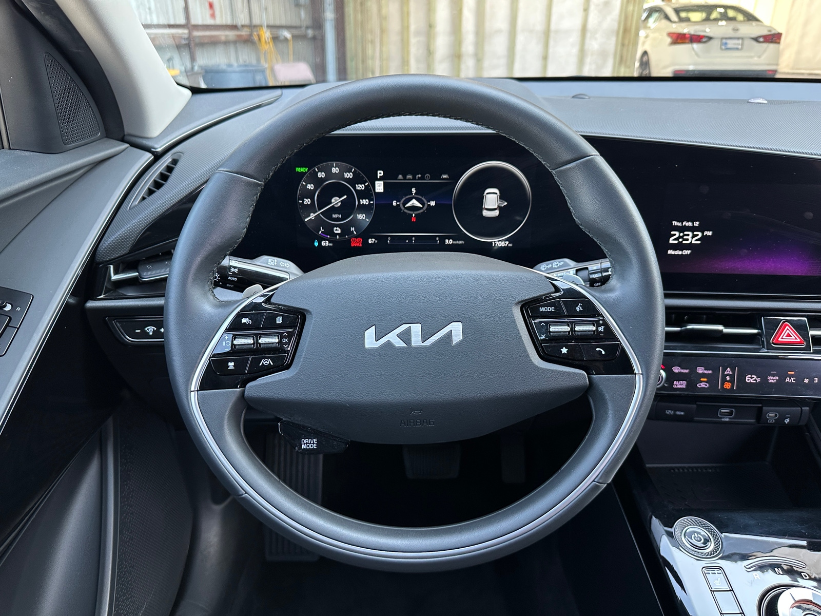 Thumbnail: 2023 Kia Niro - 4