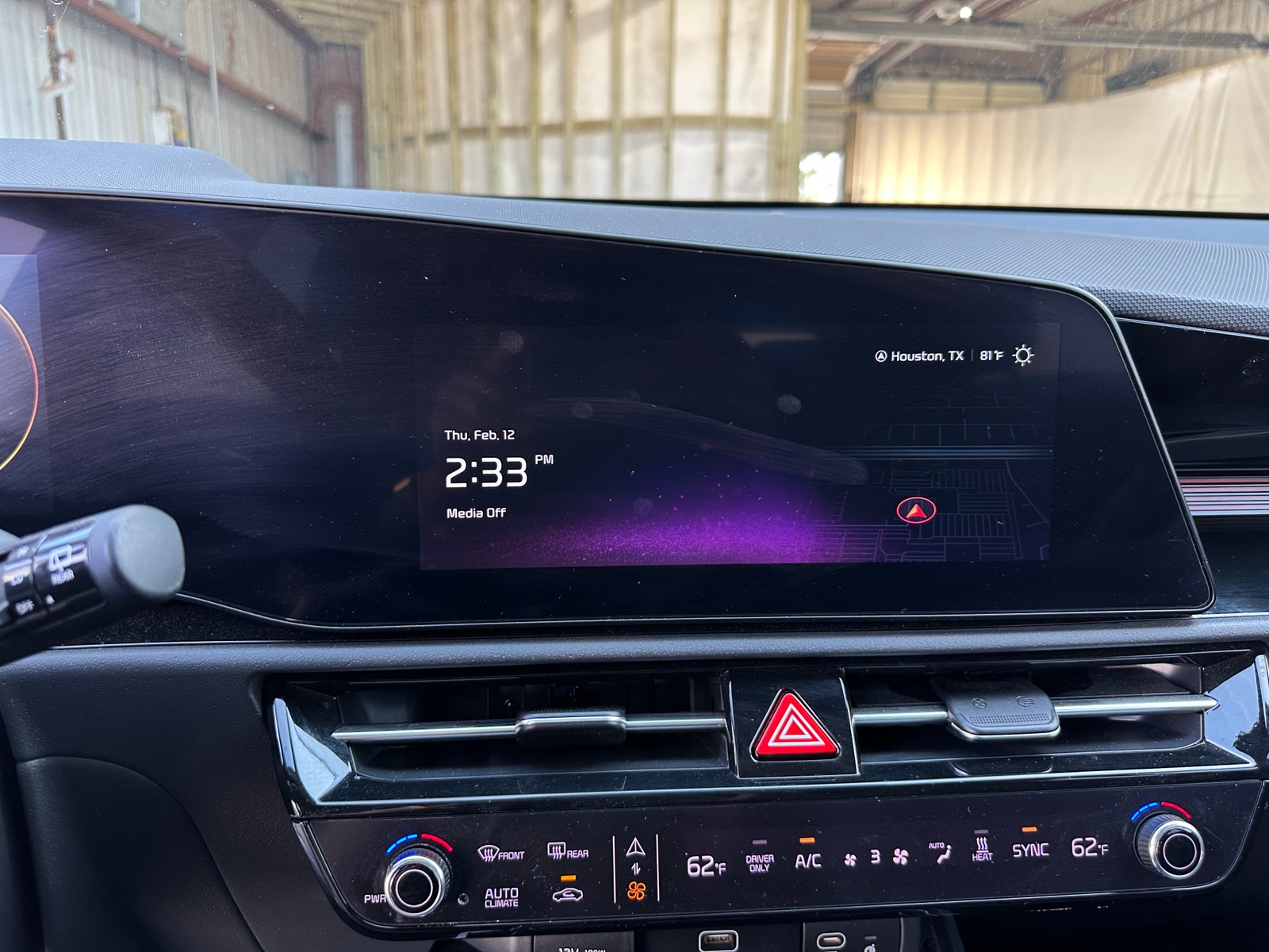 Thumbnail: 2023 Kia Niro - 3