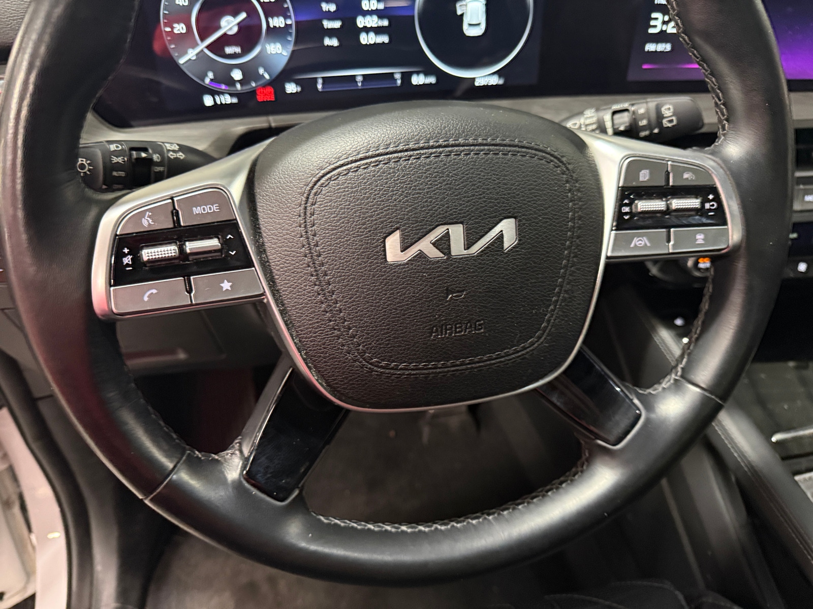 Thumbnail: 2023 Kia Telluride - 4