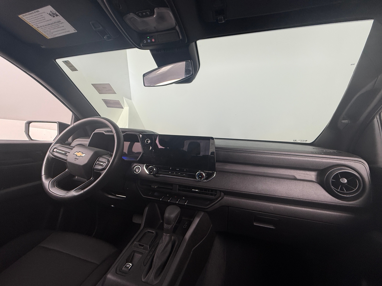 Thumbnail: 2024 Chevrolet Colorado - 3