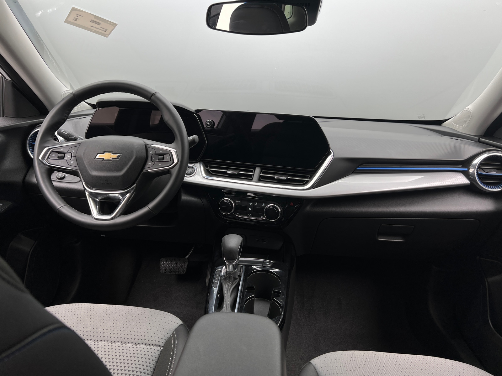 Thumbnail: 2025 Chevrolet Trax - 3