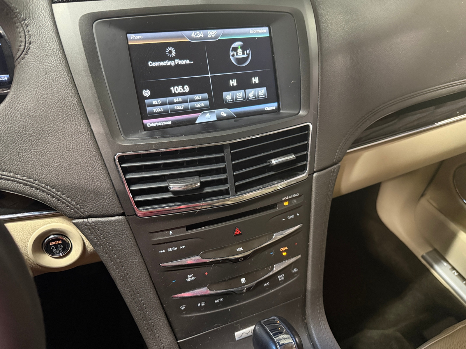 Thumbnail: 2015 Lincoln MKT - 3