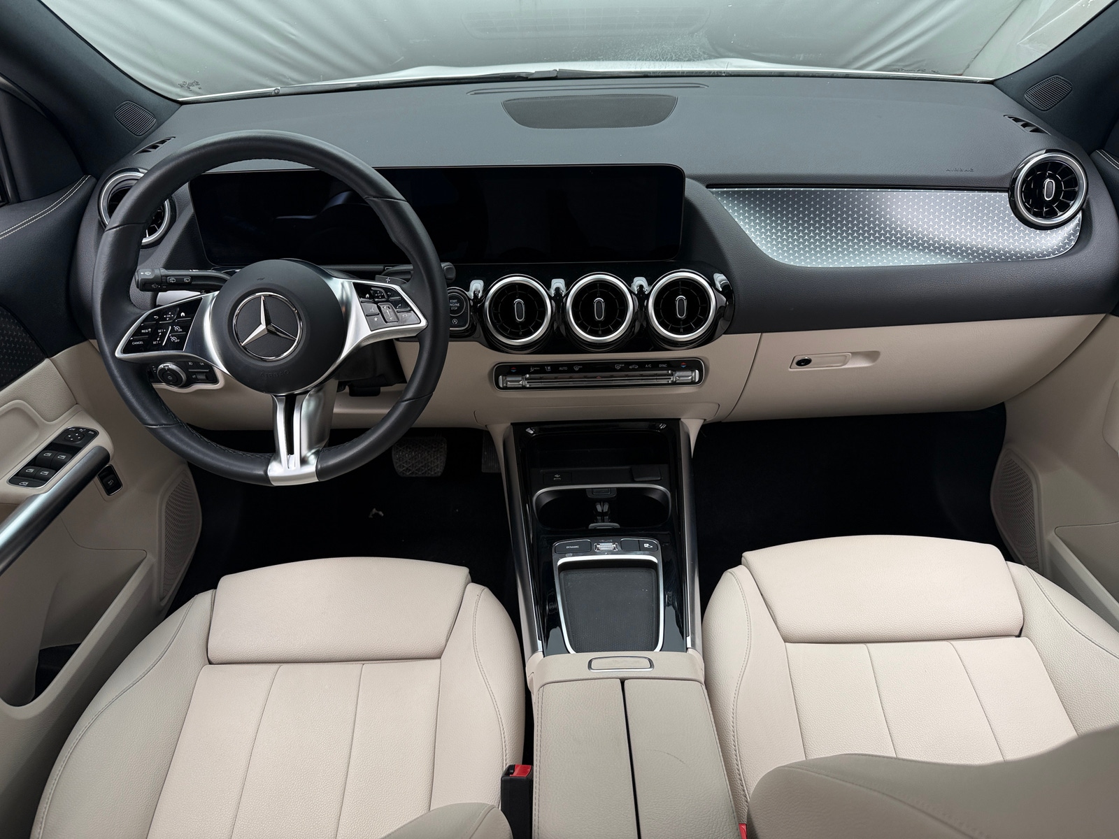 Thumbnail: 2025 Mercedes-Benz GLA - 2