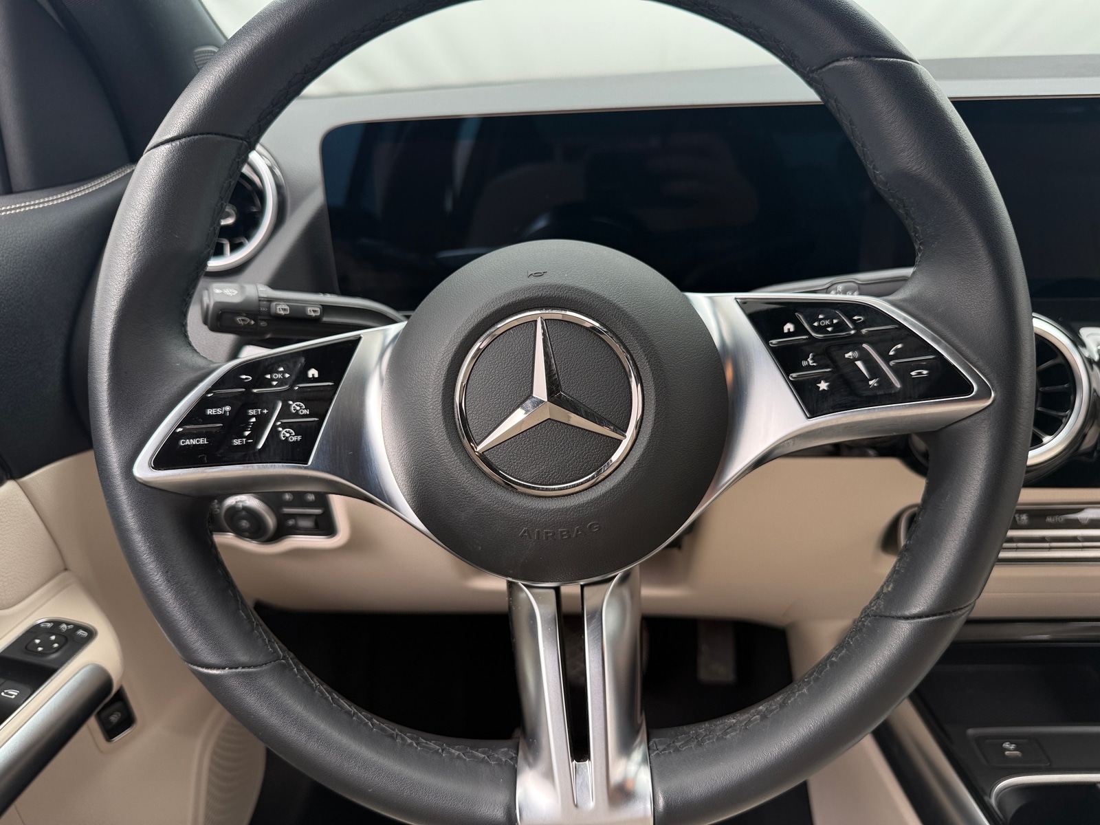 Thumbnail: 2025 Mercedes-Benz GLA - 4