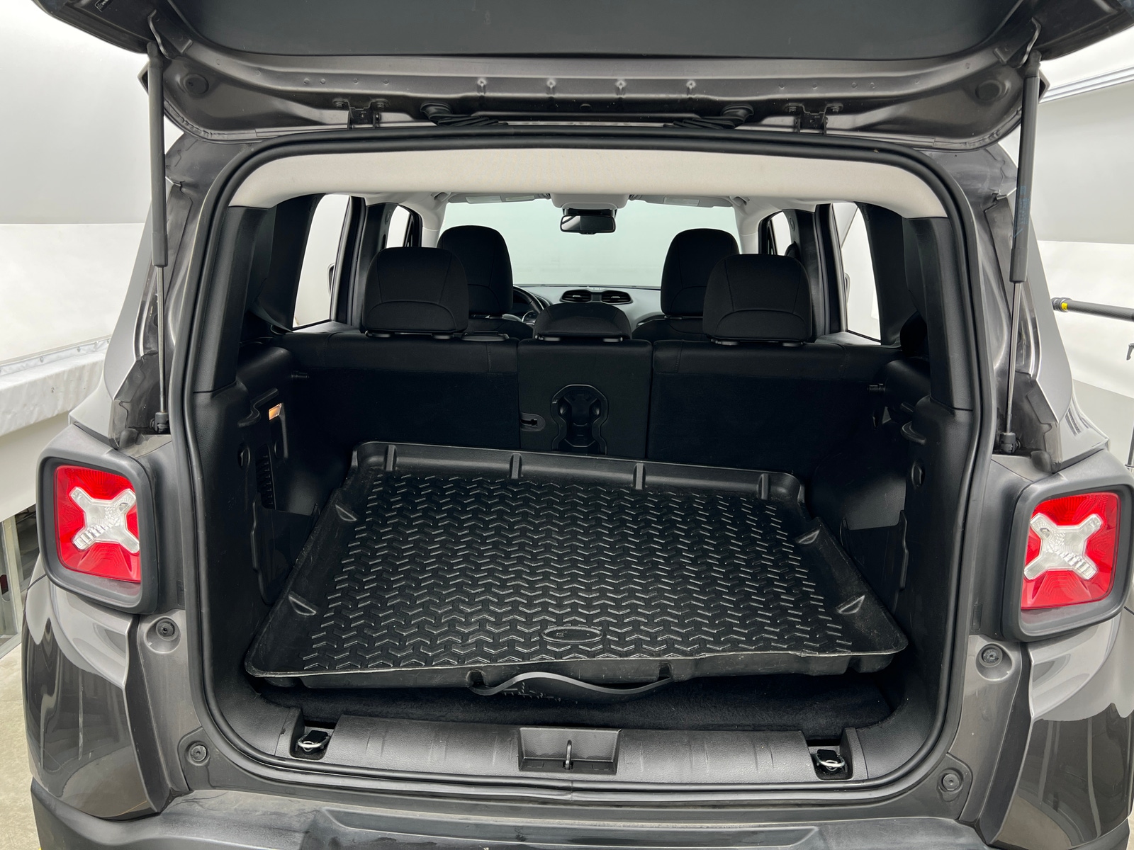 Thumbnail: 2021 Jeep Renegade - 7