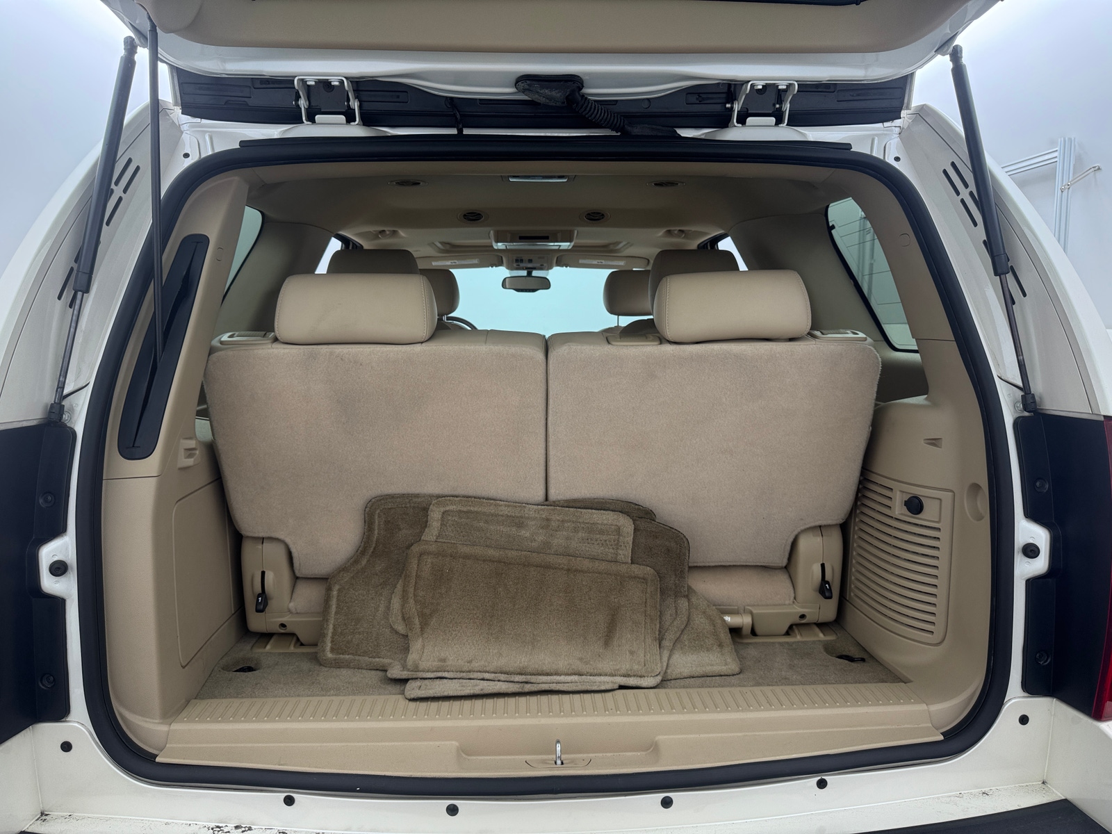 Thumbnail: 2014 Chevrolet Tahoe - 6