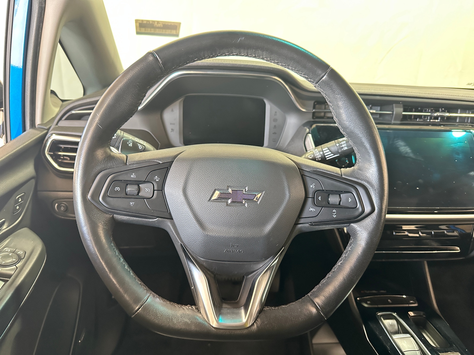 Thumbnail: 2022 Chevrolet Bolt EV - 4