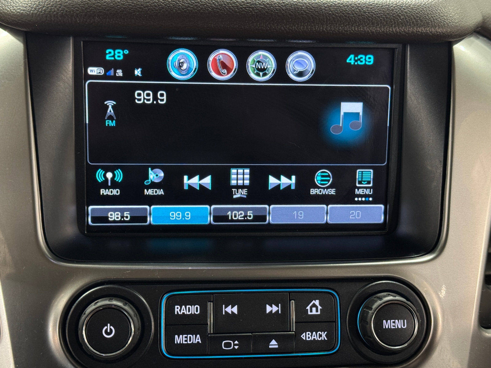 Thumbnail: 2018 Chevrolet Suburban - 3