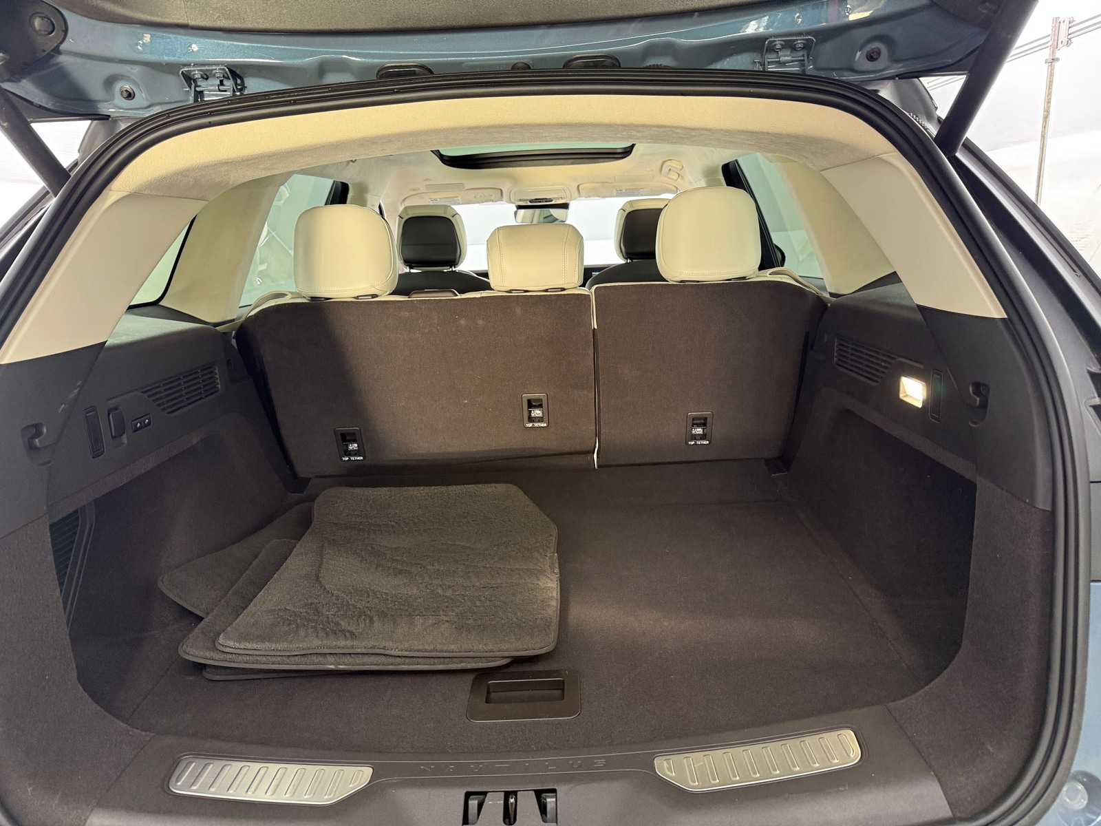 Thumbnail: 2025 Lincoln Nautilus - 6