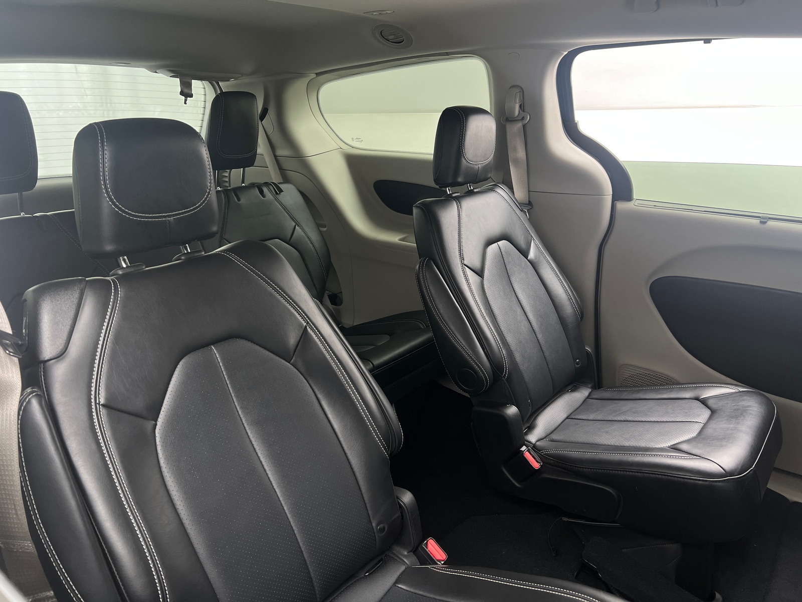 Thumbnail: 2024 Chrysler Pacifica - 5