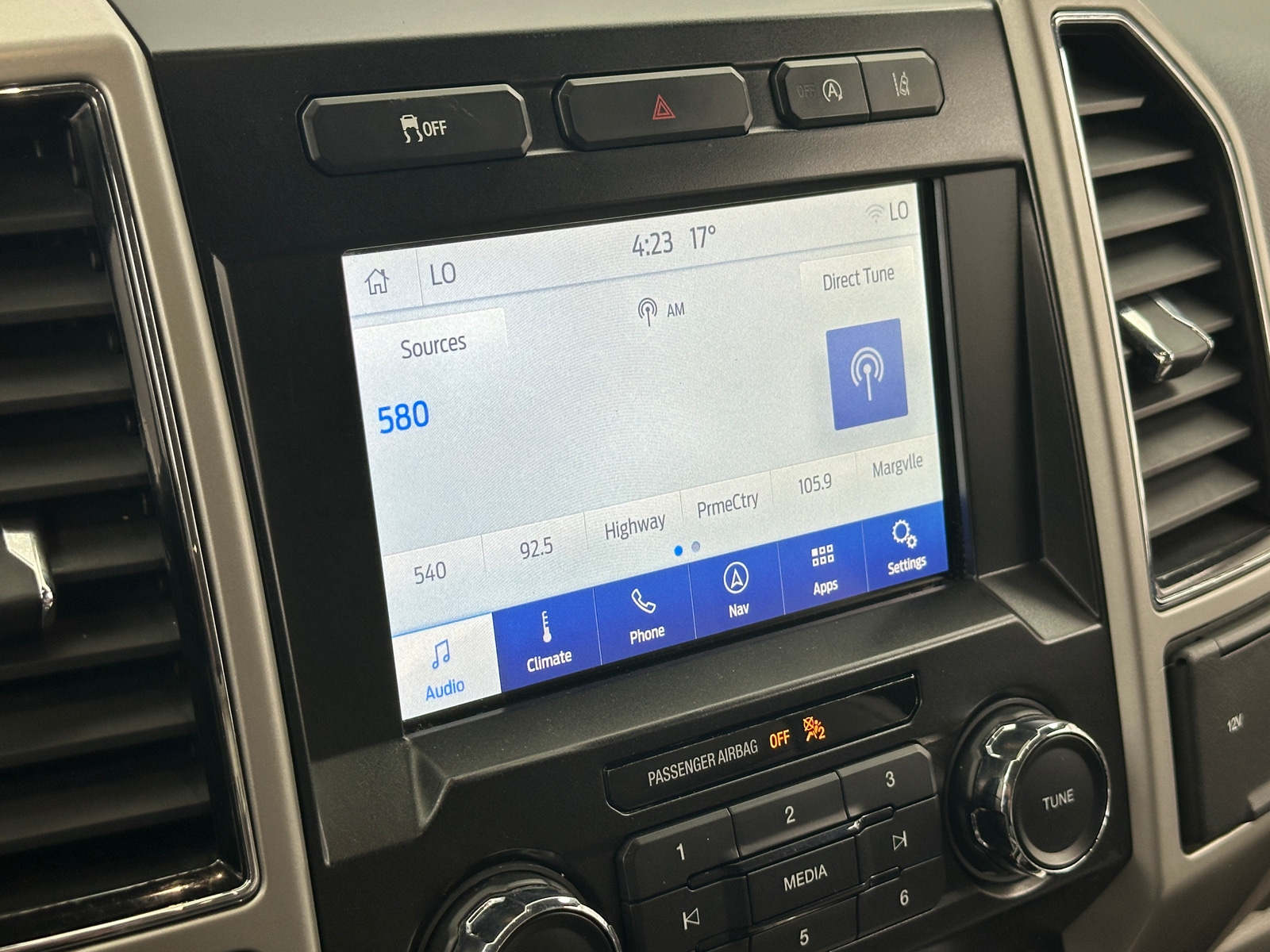 Thumbnail: 2020 Ford Econoline - 3