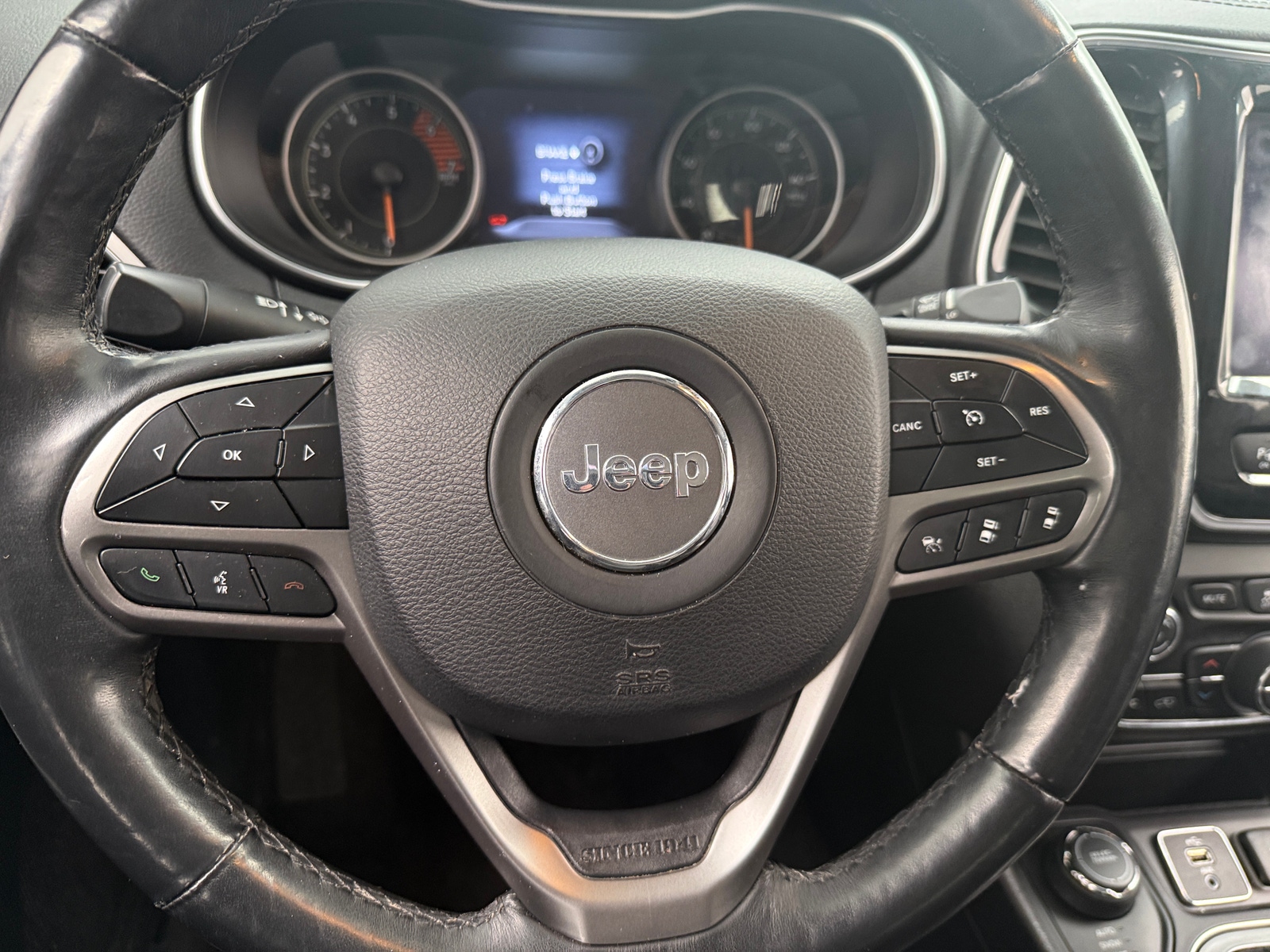 Thumbnail: 2019 Jeep Cherokee - 4