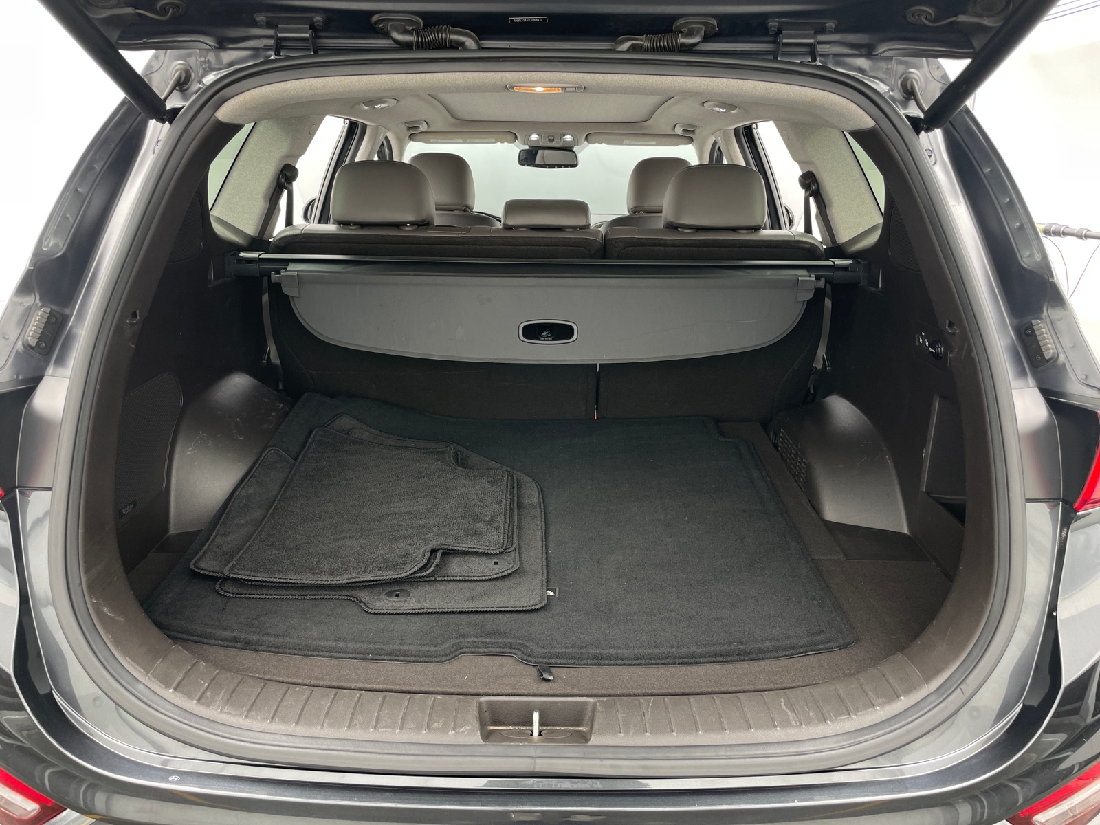 Thumbnail: 2020 Hyundai Santa Fe - 6