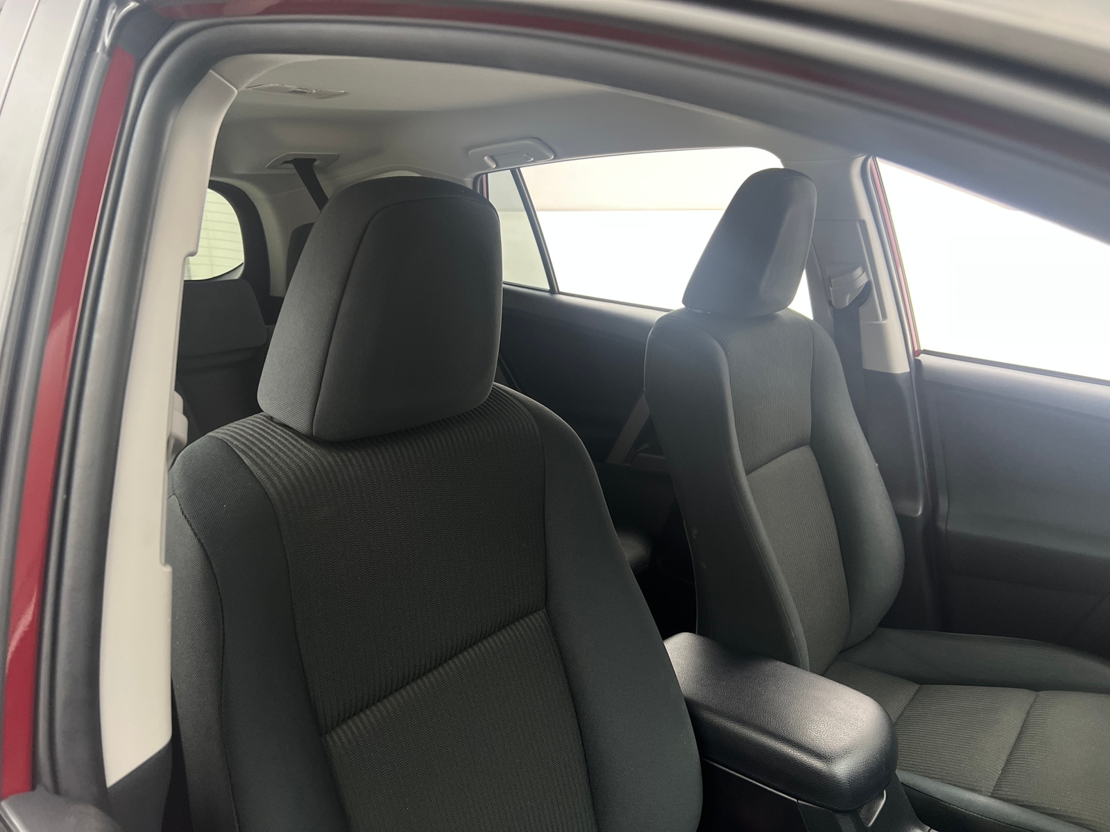 Thumbnail: 2018 Toyota RAV4 - 2