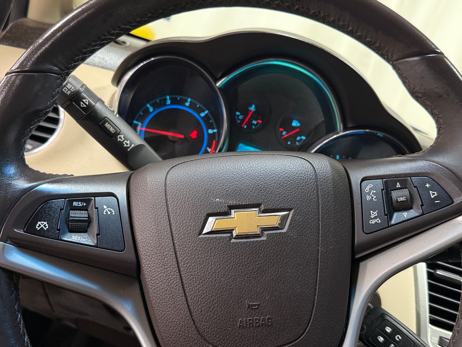 Thumbnail: 2011 Chevrolet Cruze - 4